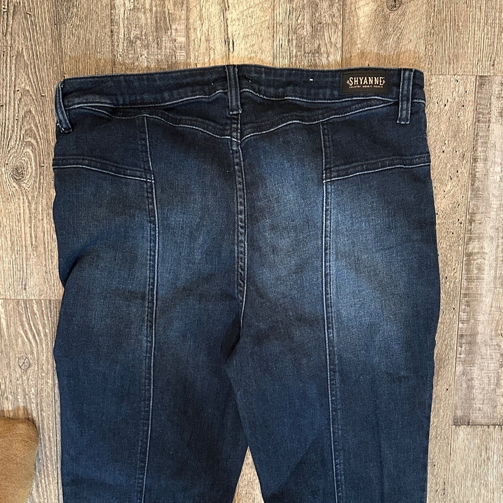 Shyanne Flare Jeans - Picture 3 of 5